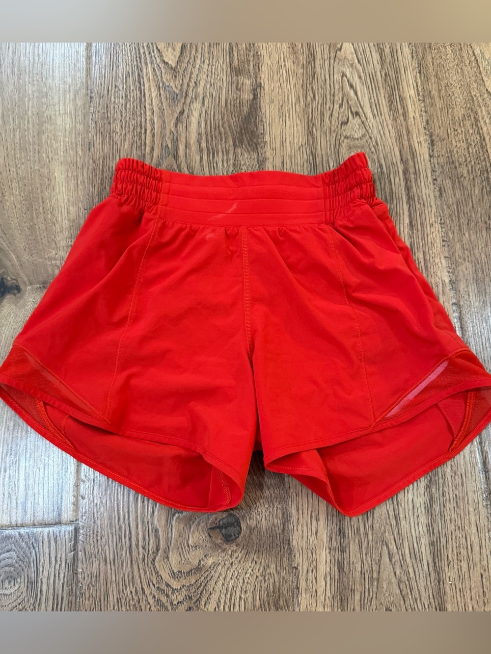 Lululemon Hotty hot shorts 4”